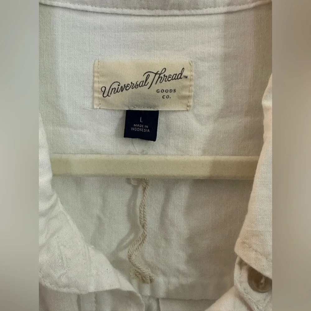 Universal Thread white cropped button up - Picture 3 of 6